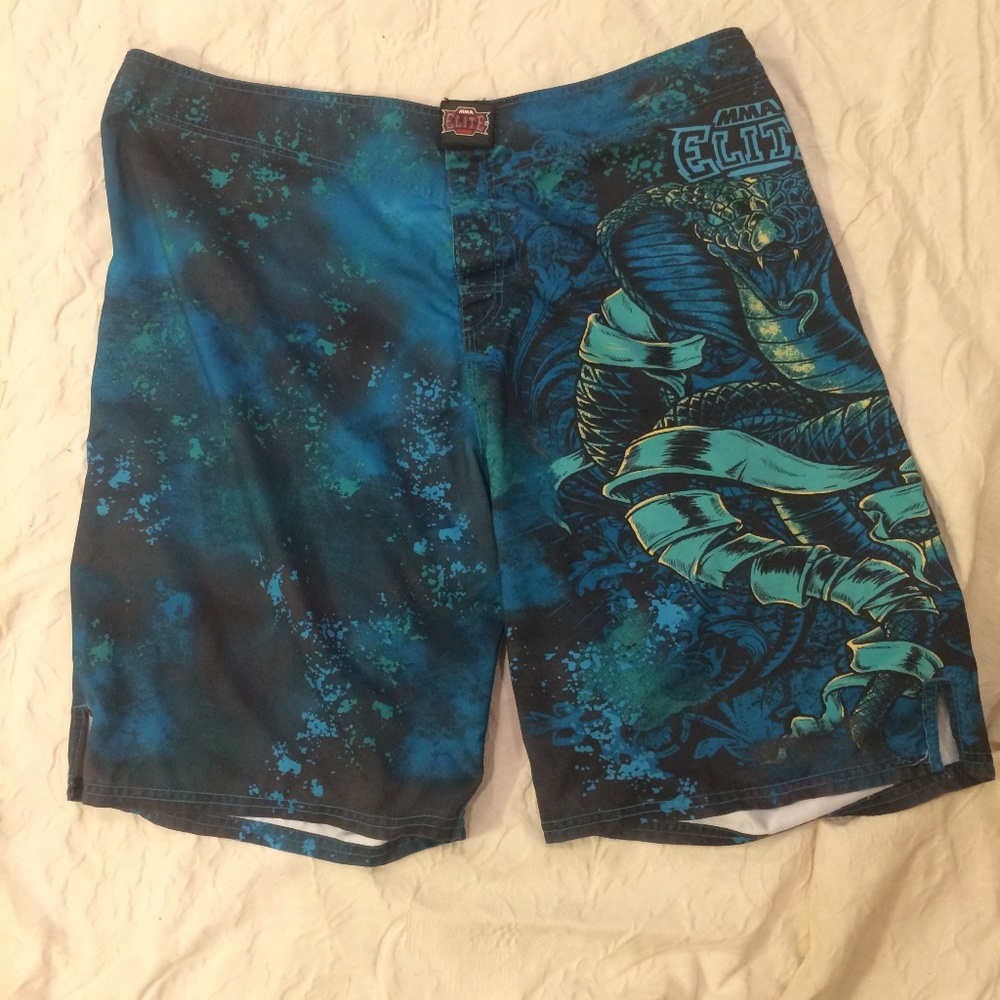 Elite Striking Cobra Sz XL Men Swim Trunks